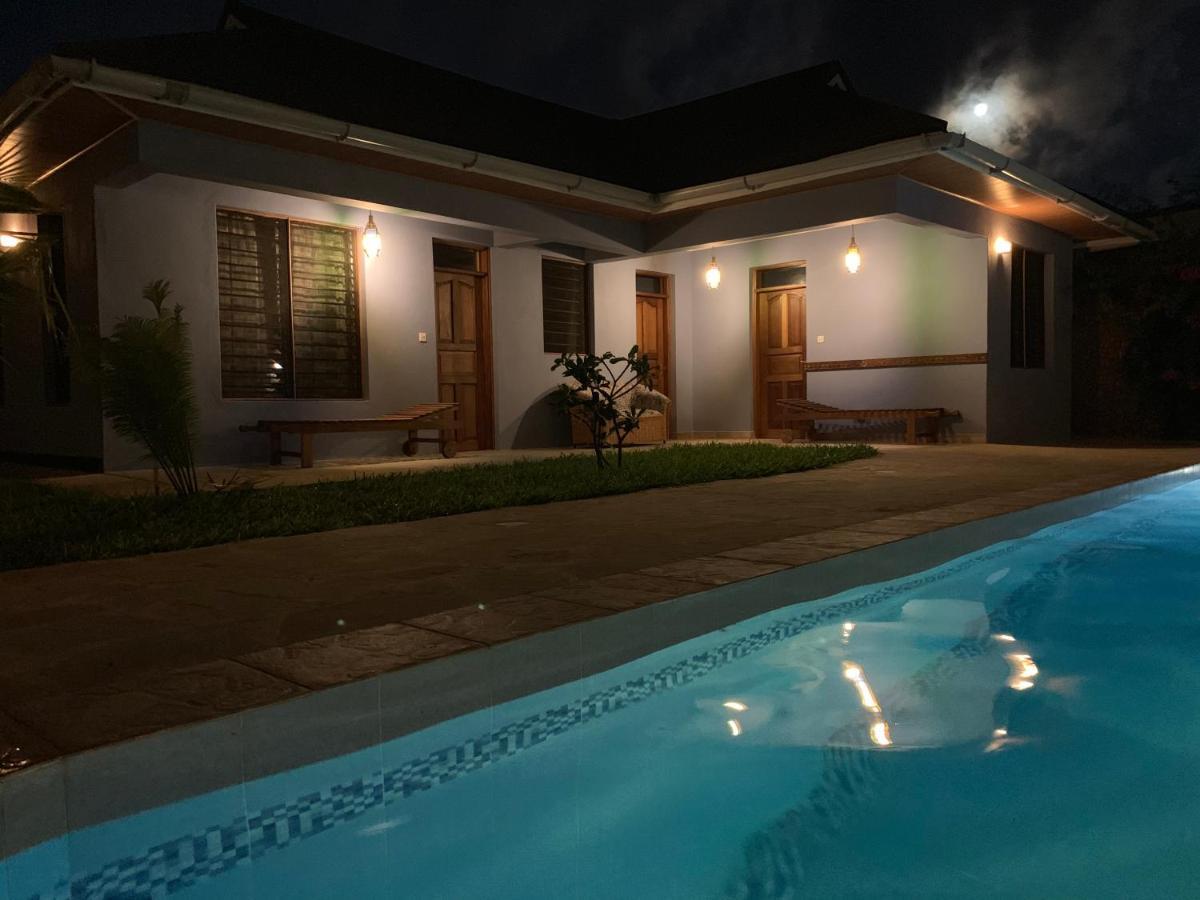 Lions Home Diani Beach Extérieur photo