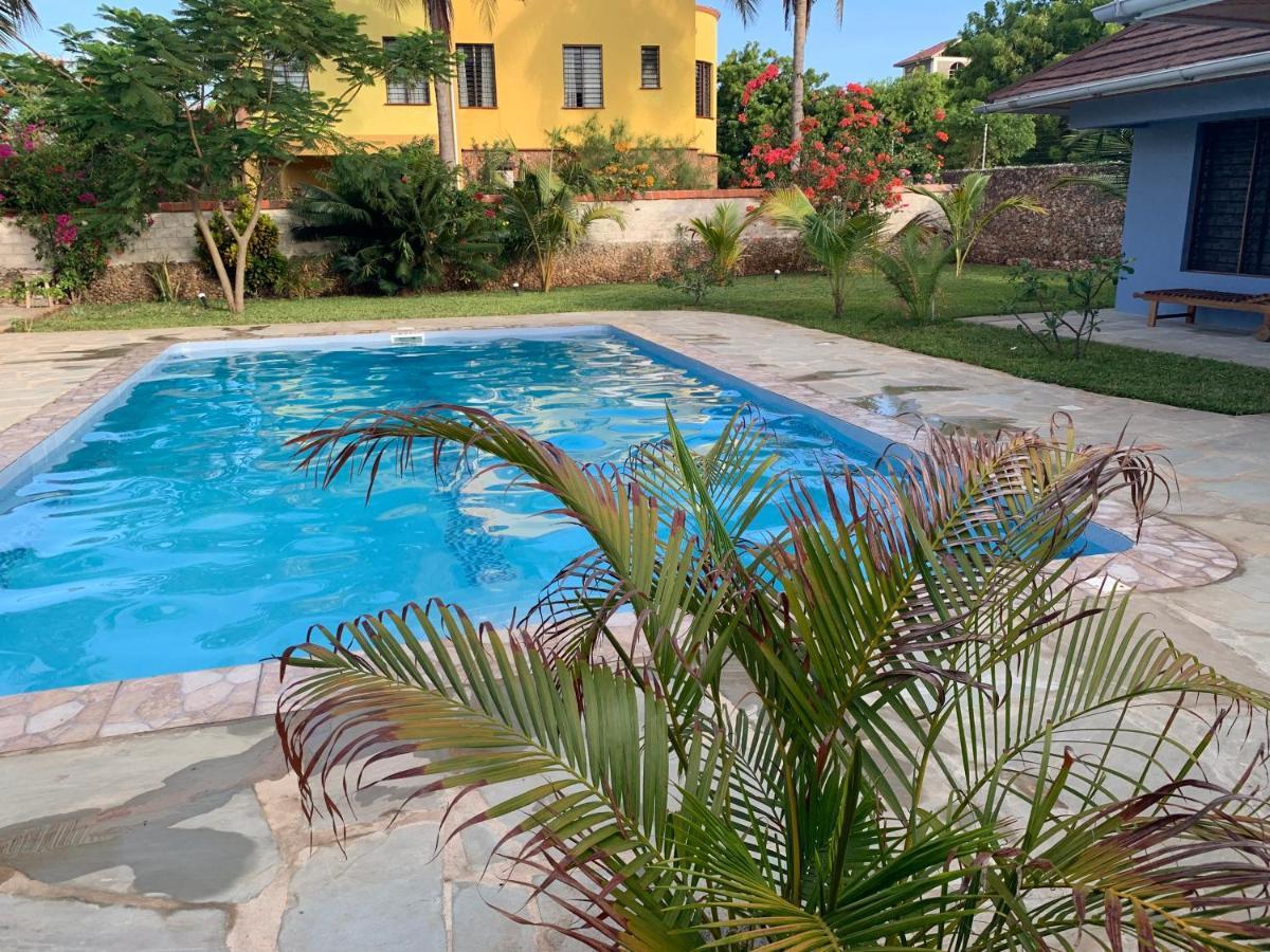 Lions Home Diani Beach Extérieur photo