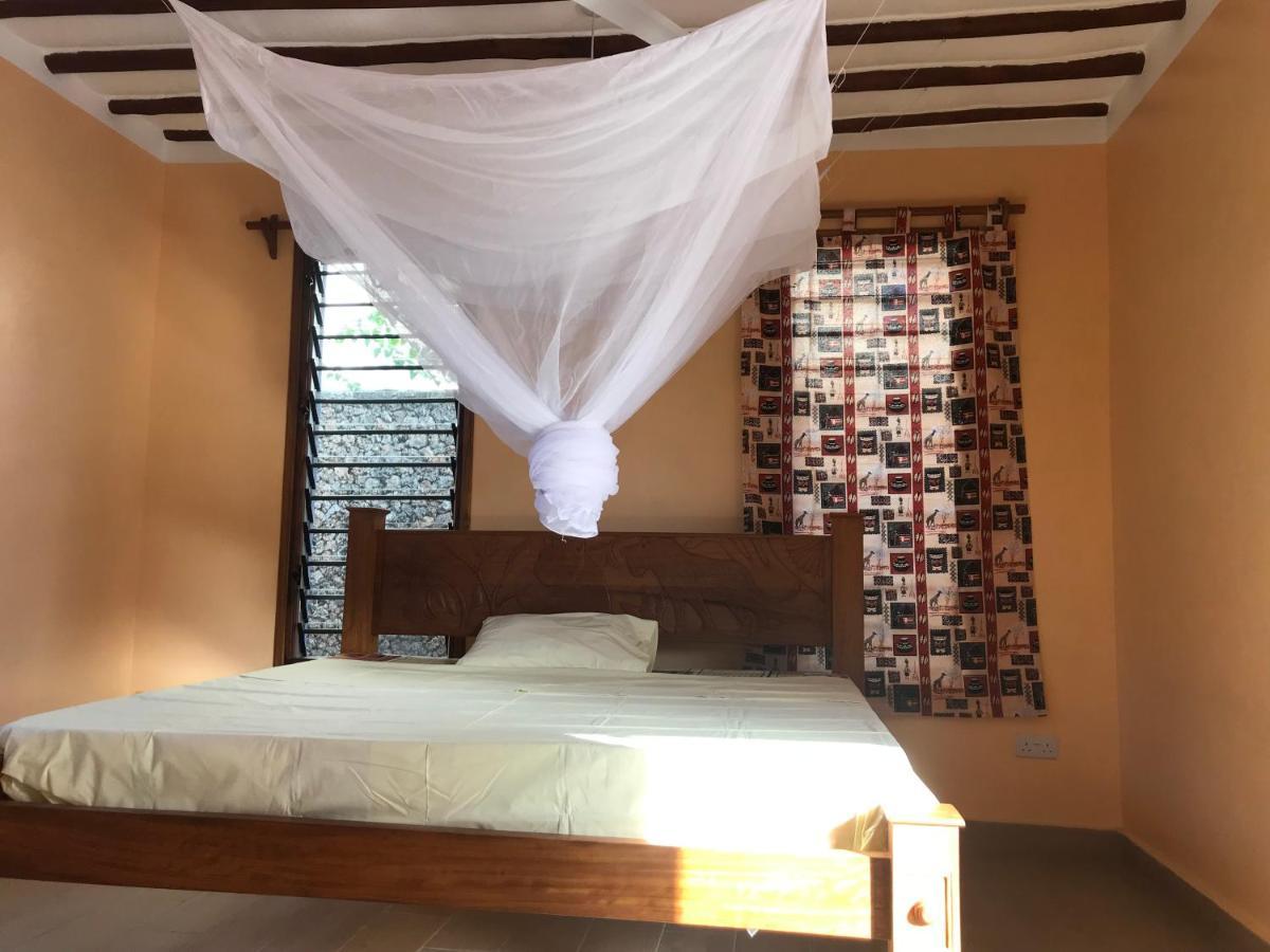 Lions Home Diani Beach Extérieur photo